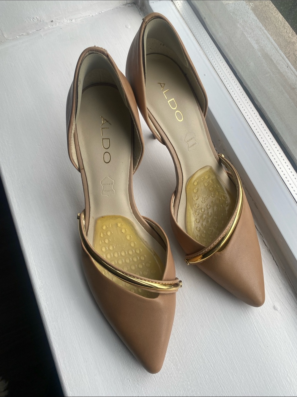 ALDO tan heels